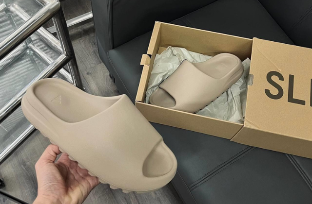 ADIDAS YEEZY SLIDE PURE | DIONYSOS